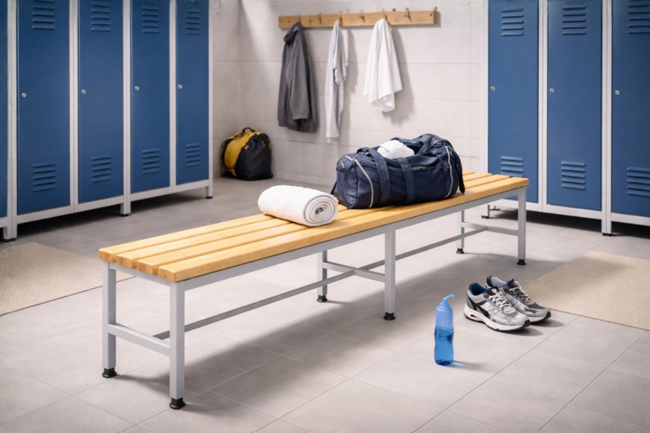 Eine gut gestaltete Umkleidekabine spart Platz und Nerven.