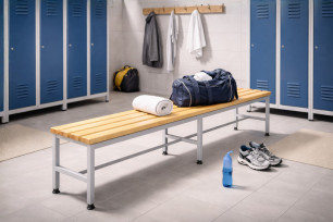Eine gut gestaltete Umkleidekabine spart Platz und Nerven.