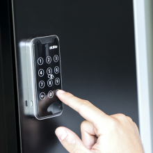 Elektronisches Code- und RFID-Schloss