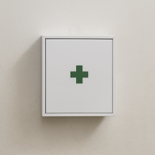 #27 FIRSTAID MINI – Kovová lekárnička s dvomi policami