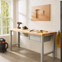 Arbeitstisch mit 1 Hängeschublade und verstellbaren Beinen, 1500 mm