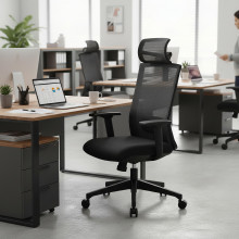 Bürostuhl mit Netzrückenlehne und Kopfstütze