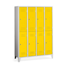 8-türiger Garderobenschrank mit kurzen Türen und Füßen