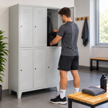 6-türiger Kleiderschrank mit kurzen Türen und Beinen