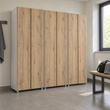 2-türiger Holz-Garderobenschrank mit Langtüren, auf Gleitern