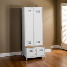 #03 MAXI 2 PLUS – 2+2-türiger Kleiderschrank mit Trennwand, eingebauter Sitzbank und Schuhschränken