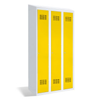#03 STANDARD HACCP 3 W – 3-türiger Kleiderschrank mit beweglicher Trennwand, Dachschräge und Ablage für Schuhe, RAL 1023