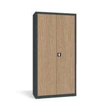 Büroschrank mit Holzfurnier an den Türen.