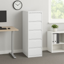Aktenschrank mit fünf Schubladen.