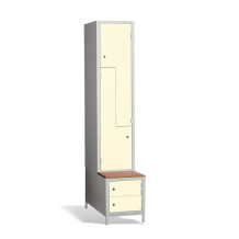 2+2-türiger Kleiderschrank mit Z-förmigen Türen, eingebauter Sitzbank und Schuhschränken, RAL 1023