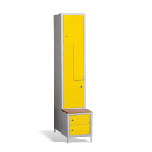 2+2-türiger Kleiderschrank mit Z-förmigen Türen, eingebauter Sitzbank und Schuhschränken, RAL 2004