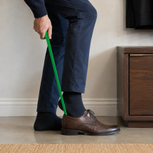 #27 SHOEHORN GN – Großes Schuhregal aus Metall, grün
