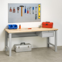 Arbeitstisch mit 1 Hängeschublade und festen Beinen, 1700 mm