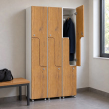 2-türiger Holz-Garderobenschrank mit Z-Türen, auf Gleitern