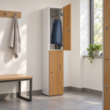 2-türiger Holz-Garderobenschrank mit kurzen Türen, auf Gleitern