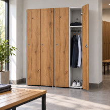 2-türiger Holz-Garderobenschrank mit Langtüren, auf Gleitern